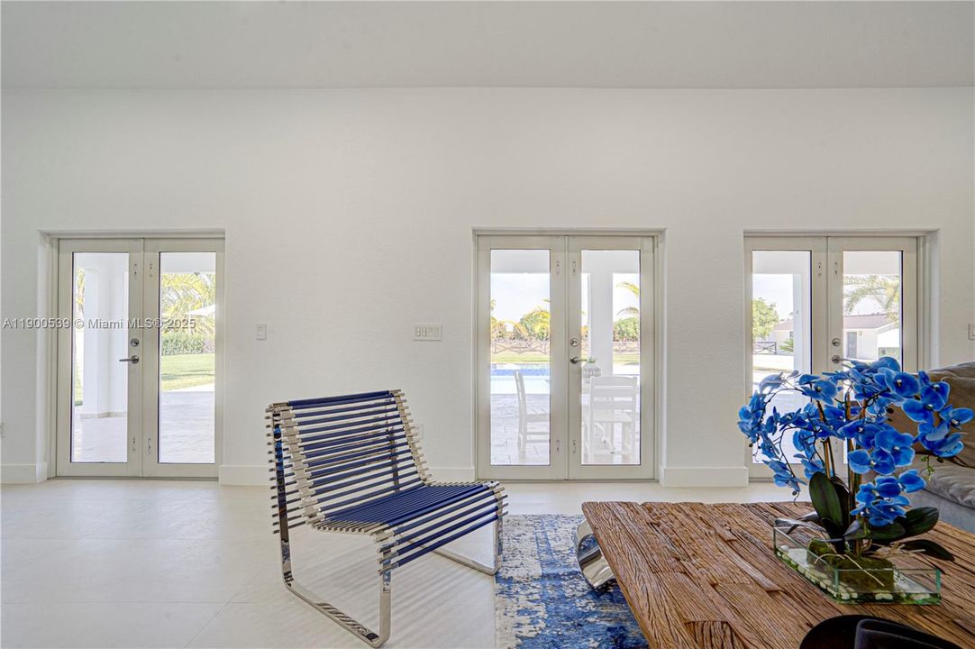 待售: $2,999,000 (5 贝兹, 4 浴室, 3034 平方英尺)