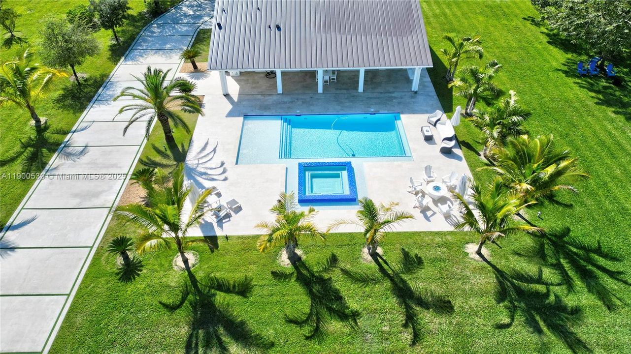 待售: $2,999,000 (5 贝兹, 4 浴室, 3034 平方英尺)