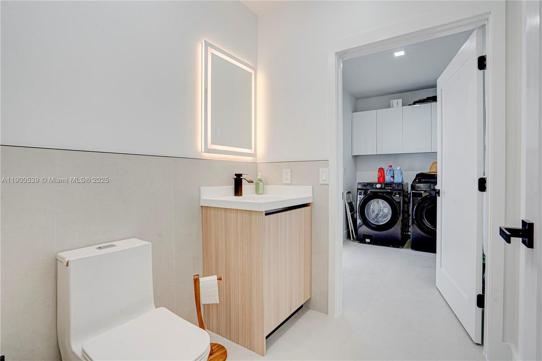 待售: $2,999,000 (5 贝兹, 4 浴室, 3034 平方英尺)