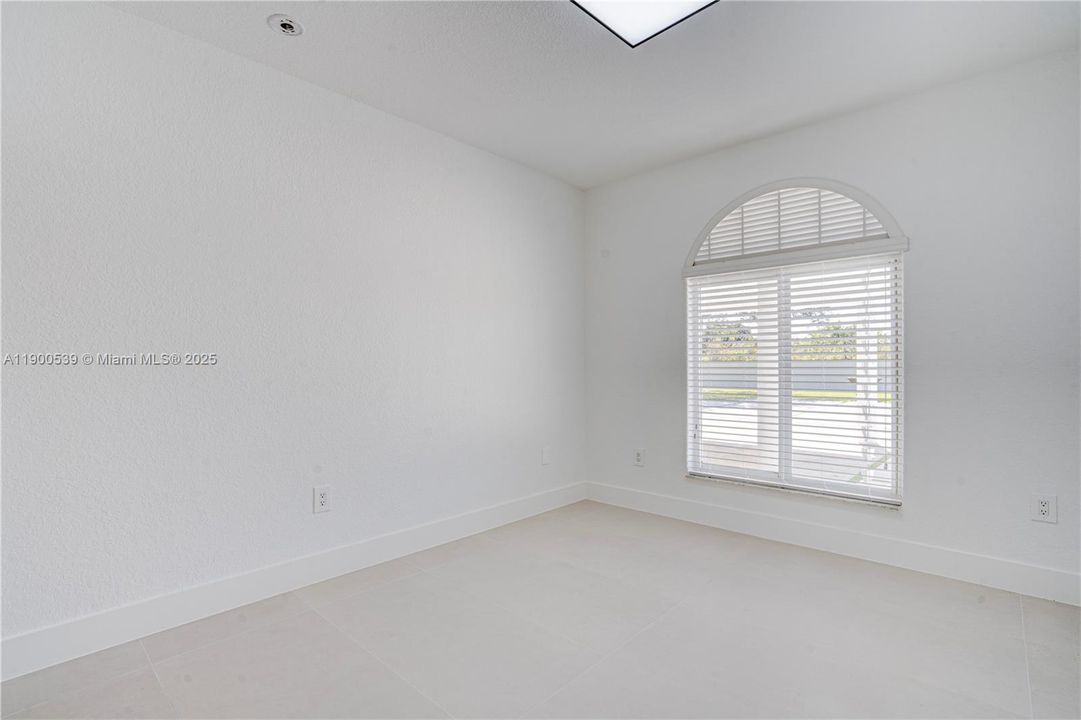 待售: $2,999,000 (5 贝兹, 4 浴室, 3034 平方英尺)