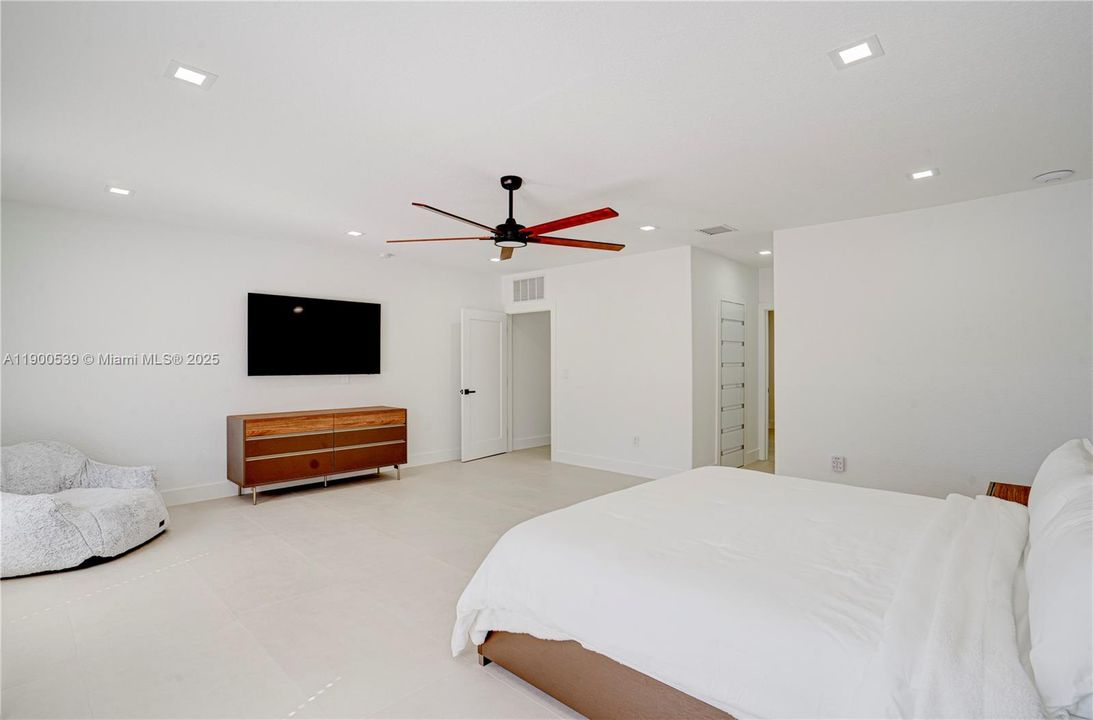 待售: $2,999,000 (5 贝兹, 4 浴室, 3034 平方英尺)