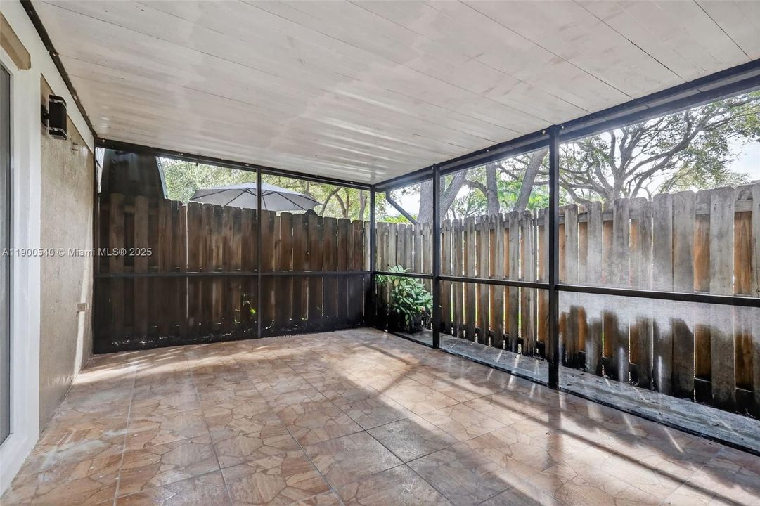 合同活跃: $449,900 (3 贝兹, 2 浴室, 1350 平方英尺)