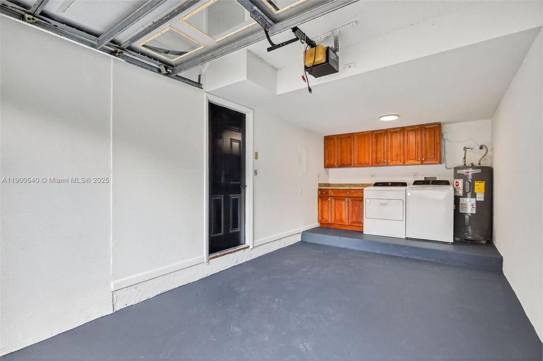 合同活跃: $449,900 (3 贝兹, 2 浴室, 1350 平方英尺)