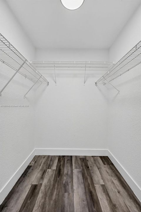 合同活跃: $449,900 (3 贝兹, 2 浴室, 1350 平方英尺)