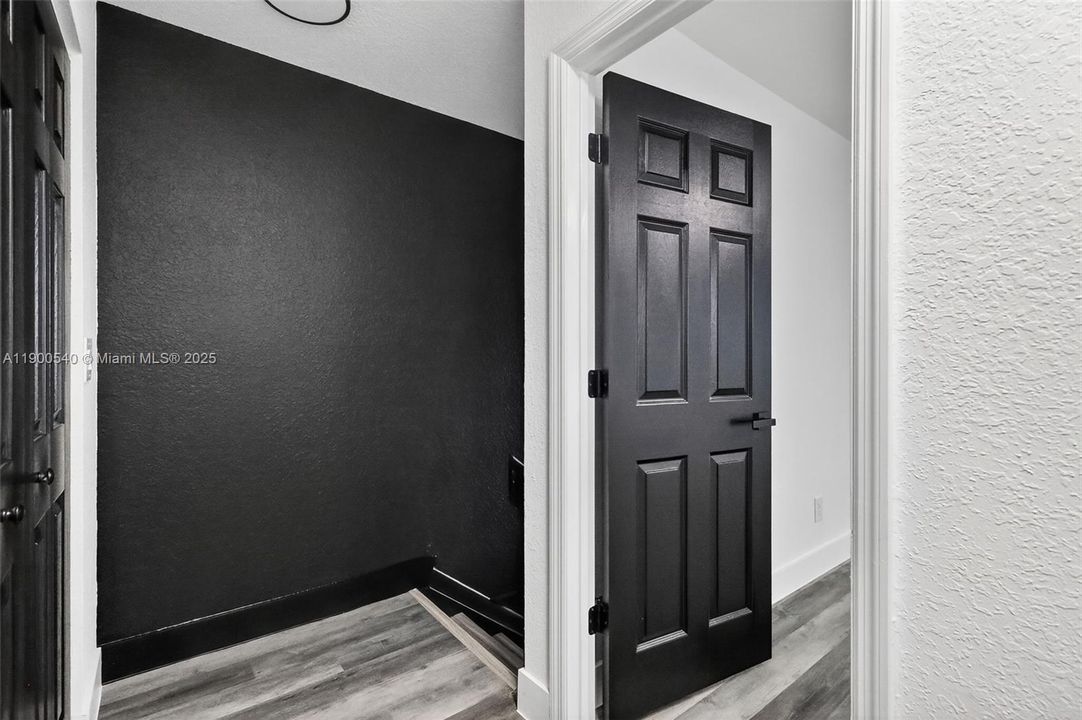 合同活跃: $449,900 (3 贝兹, 2 浴室, 1350 平方英尺)