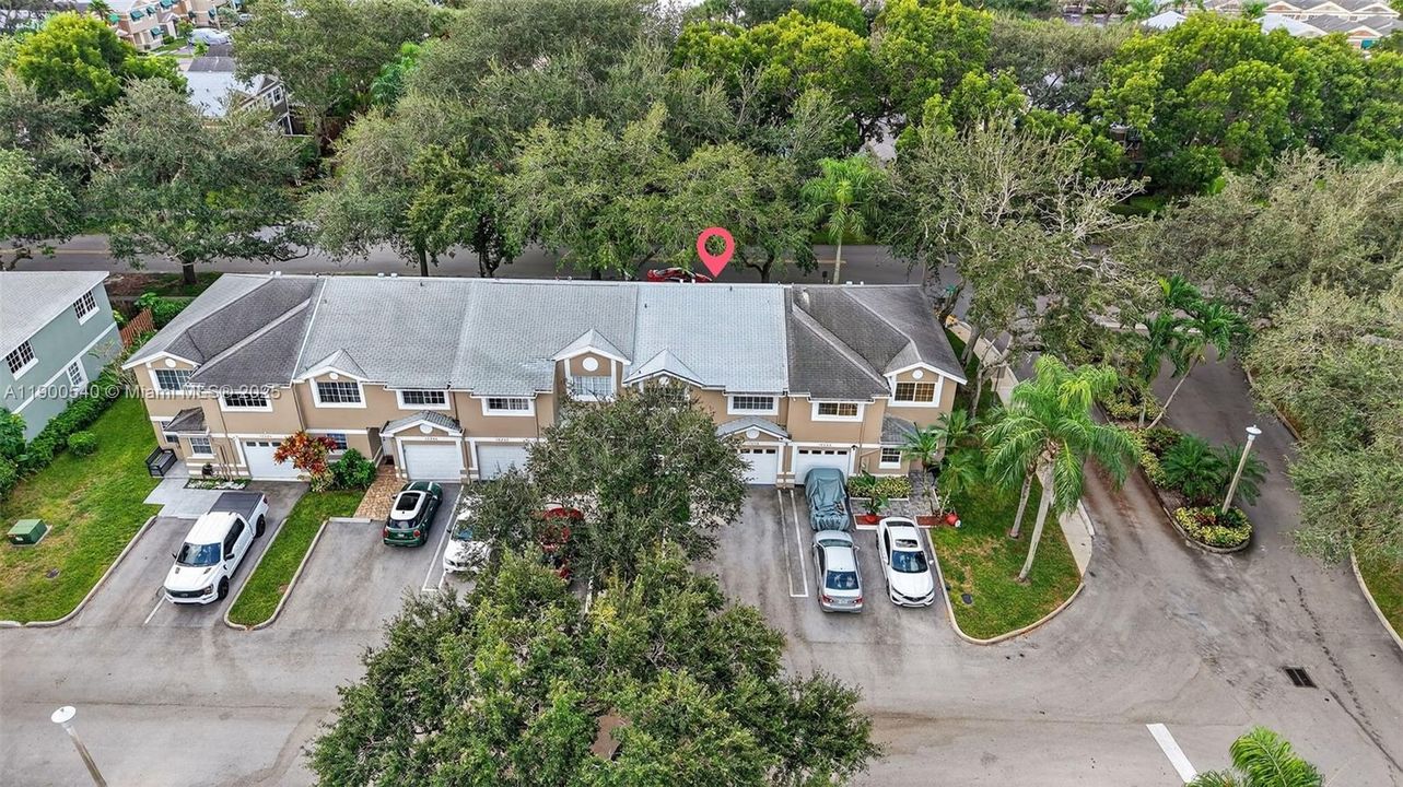 合同活跃: $449,900 (3 贝兹, 2 浴室, 1350 平方英尺)