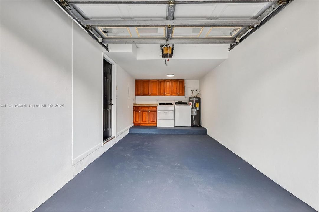 合同活跃: $449,900 (3 贝兹, 2 浴室, 1350 平方英尺)