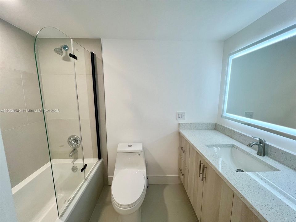 For Sale: $385,000 (2 beds, 2 baths, 1150 Square Feet)