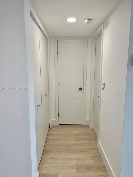 For Sale: $385,000 (2 beds, 2 baths, 1150 Square Feet)