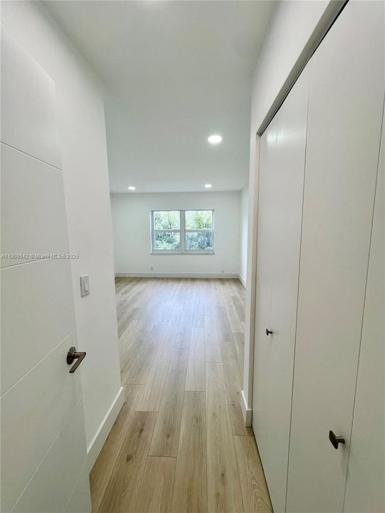 For Sale: $385,000 (2 beds, 2 baths, 1150 Square Feet)