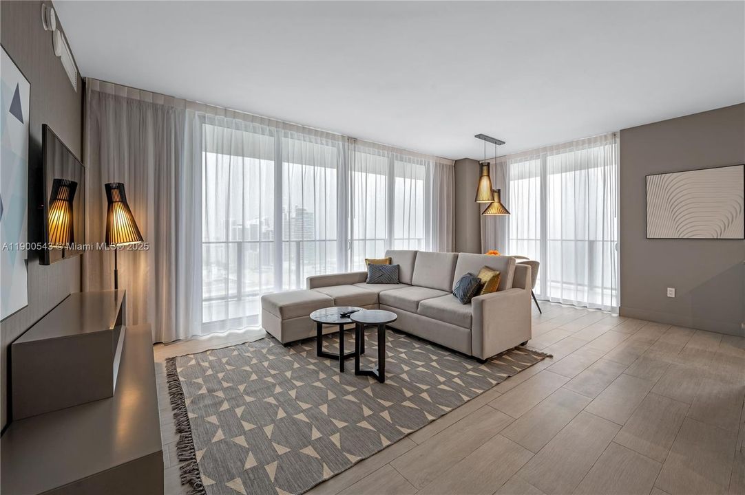 For Rent: $8,000 (2 beds, 2 baths, 1075 Square Feet)