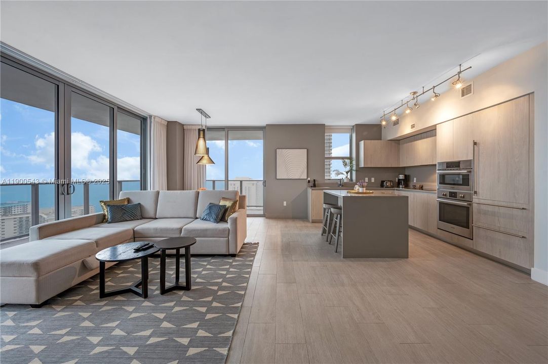 For Rent: $8,000 (2 beds, 2 baths, 1075 Square Feet)