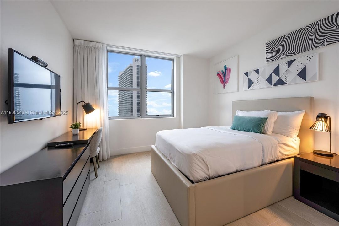 For Rent: $8,000 (2 beds, 2 baths, 1075 Square Feet)