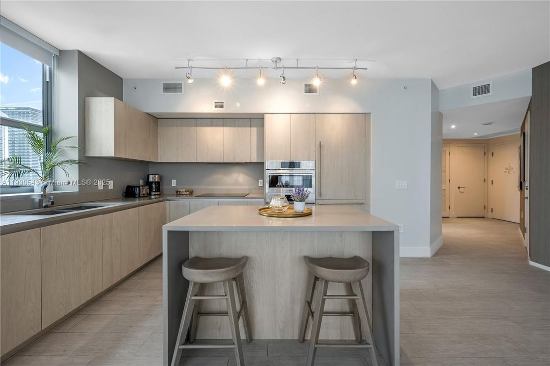 For Rent: $8,000 (2 beds, 2 baths, 1075 Square Feet)