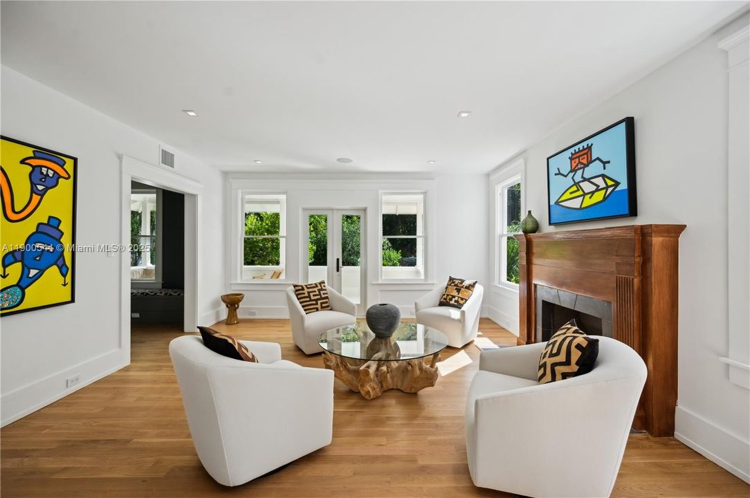 На продажу: $13,500,000 (6 спален, 5 ванн, 6707 Квадратных фут)