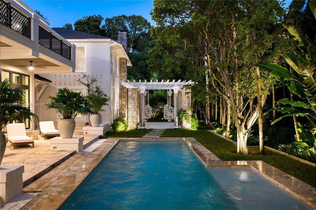 На продажу: $13,500,000 (6 спален, 5 ванн, 6707 Квадратных фут)