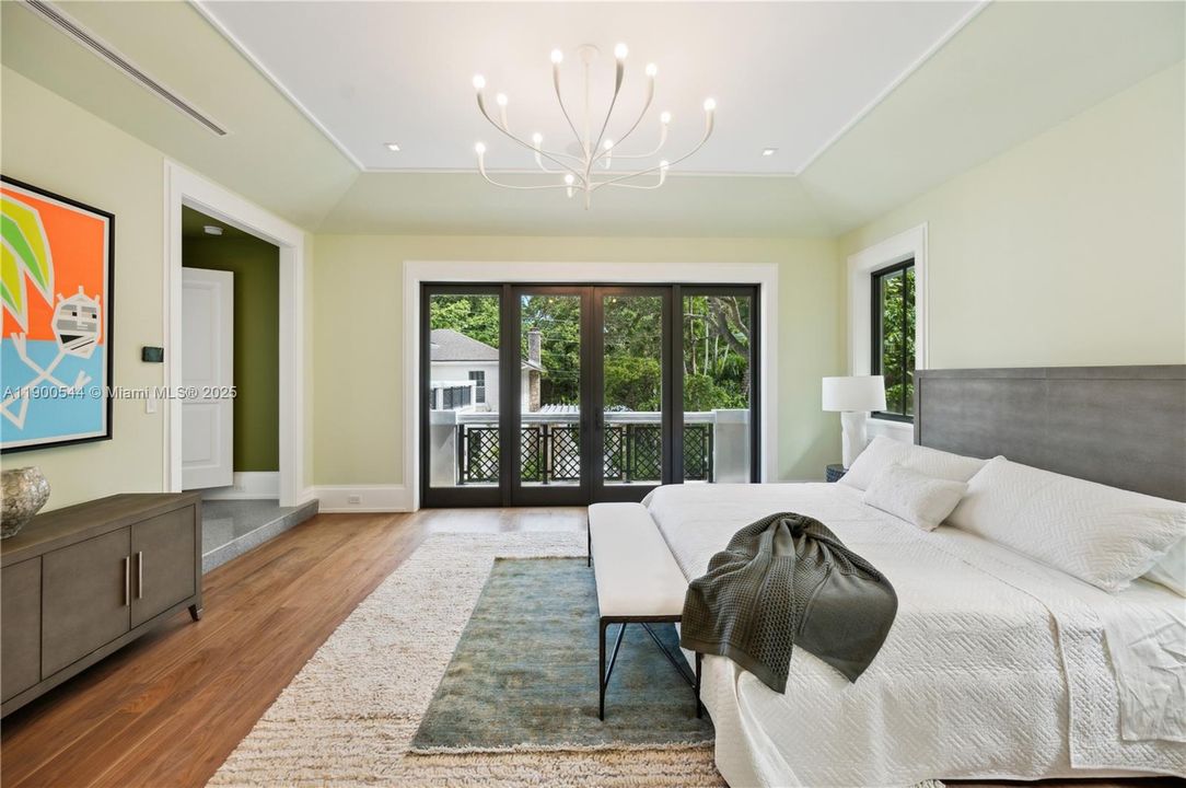 На продажу: $13,500,000 (6 спален, 5 ванн, 6707 Квадратных фут)