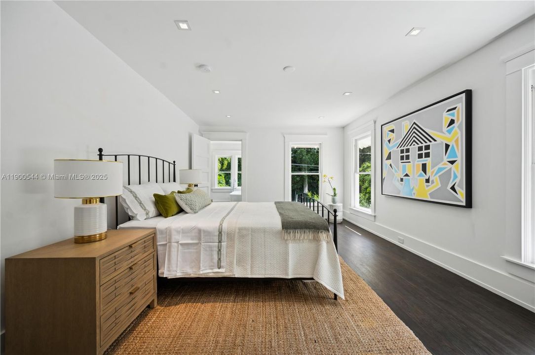 На продажу: $13,500,000 (6 спален, 5 ванн, 6707 Квадратных фут)