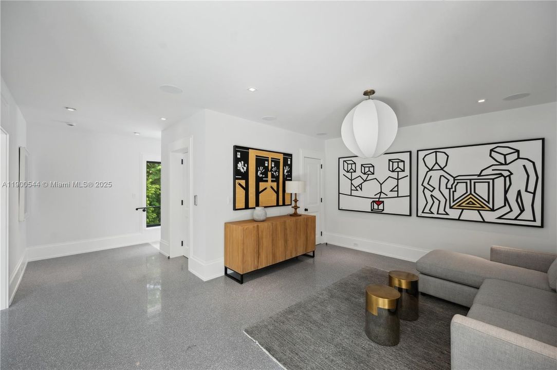 На продажу: $13,500,000 (6 спален, 5 ванн, 6707 Квадратных фут)