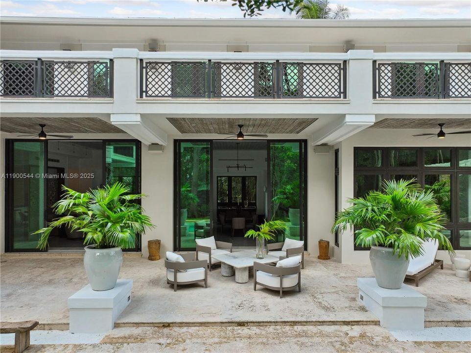 На продажу: $13,500,000 (6 спален, 5 ванн, 6707 Квадратных фут)