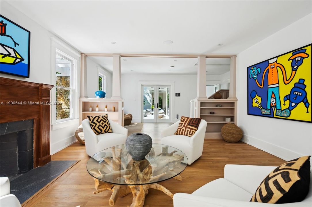 На продажу: $13,500,000 (6 спален, 5 ванн, 6707 Квадратных фут)