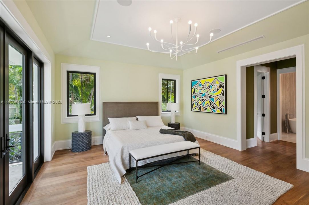 На продажу: $13,500,000 (6 спален, 5 ванн, 6707 Квадратных фут)