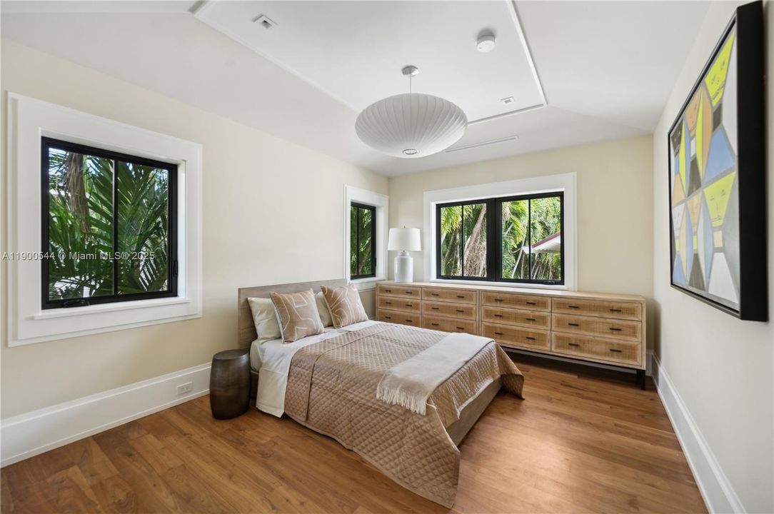 На продажу: $13,500,000 (6 спален, 5 ванн, 6707 Квадратных фут)