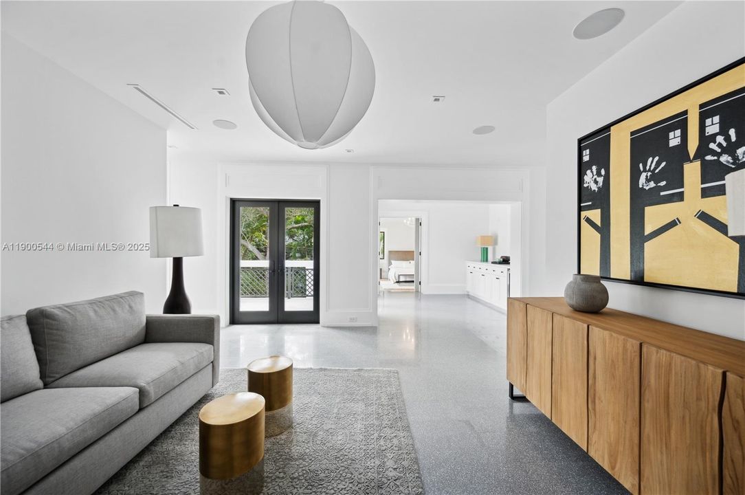 На продажу: $13,500,000 (6 спален, 5 ванн, 6707 Квадратных фут)