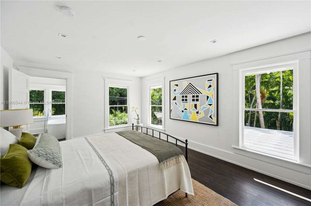 На продажу: $13,500,000 (6 спален, 5 ванн, 6707 Квадратных фут)