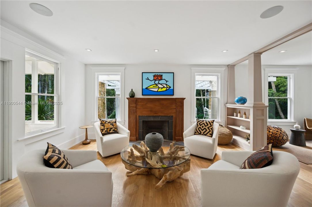 На продажу: $13,500,000 (6 спален, 5 ванн, 6707 Квадратных фут)