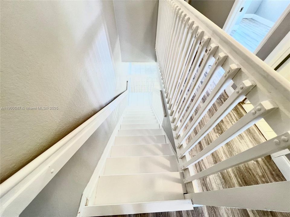 Recently Rented: $2,800 (3 beds, 2 baths, 1470 Square Feet)