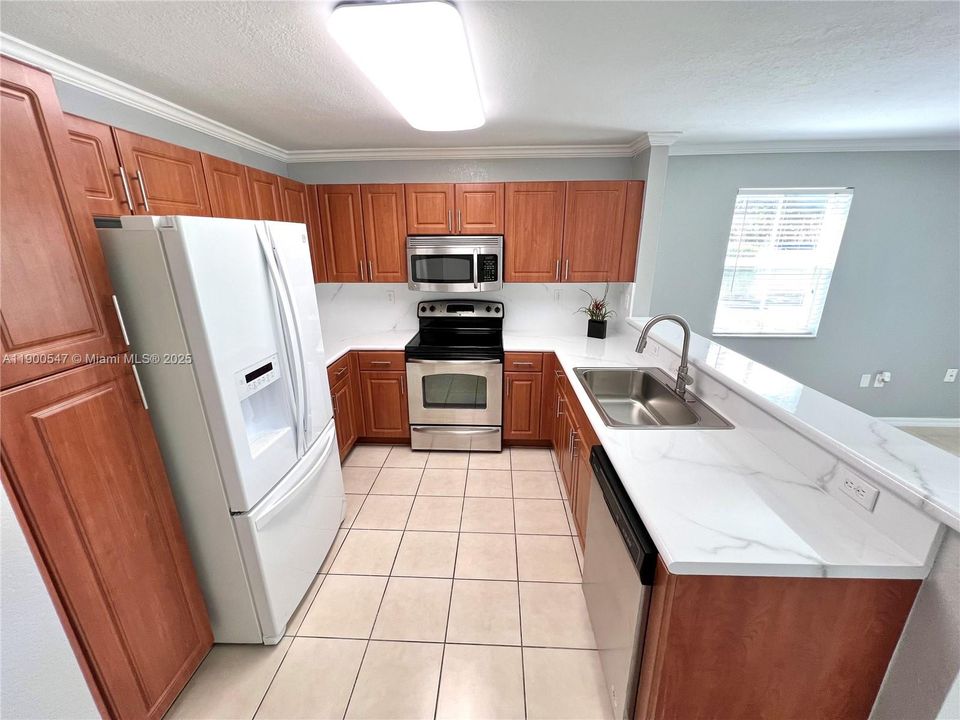 Recently Rented: $2,800 (3 beds, 2 baths, 1470 Square Feet)