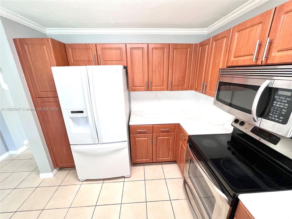 Recently Rented: $2,800 (3 beds, 2 baths, 1470 Square Feet)