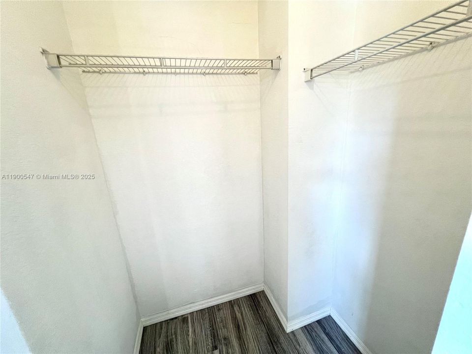 Recently Rented: $2,800 (3 beds, 2 baths, 1470 Square Feet)