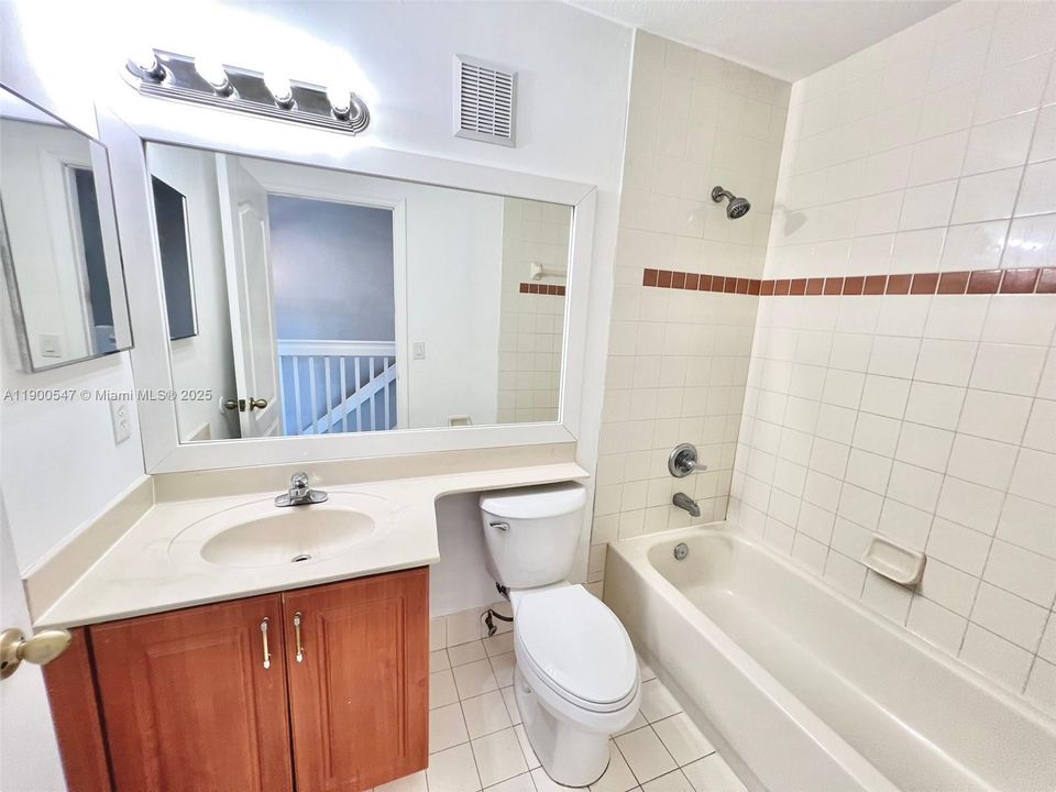 Recently Rented: $2,800 (3 beds, 2 baths, 1470 Square Feet)