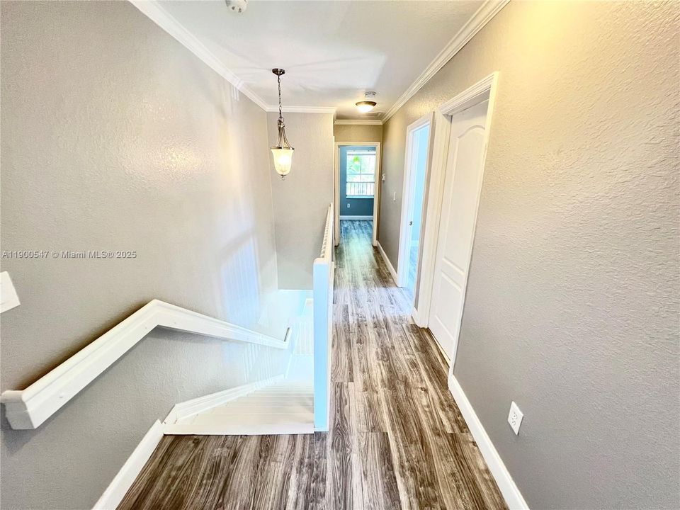 Recently Rented: $2,800 (3 beds, 2 baths, 1470 Square Feet)