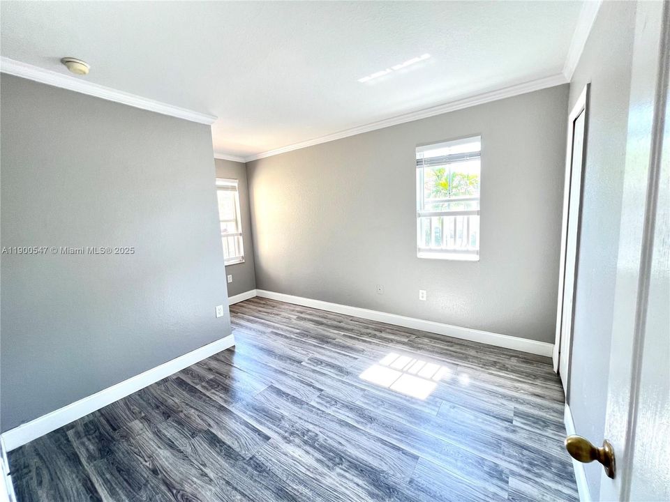 Recently Rented: $2,800 (3 beds, 2 baths, 1470 Square Feet)