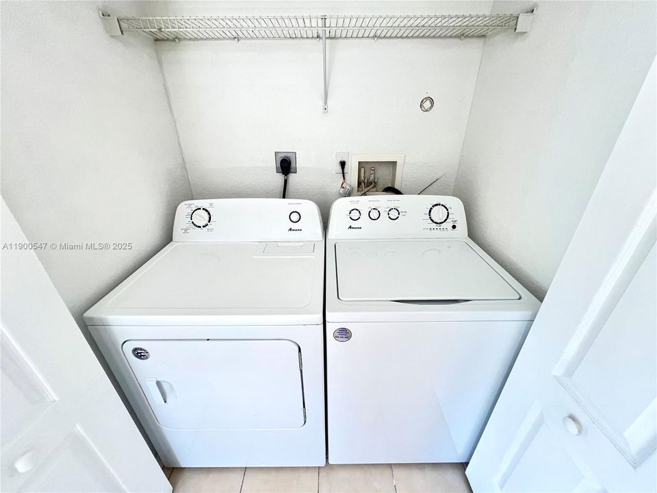 Recently Rented: $2,800 (3 beds, 2 baths, 1470 Square Feet)