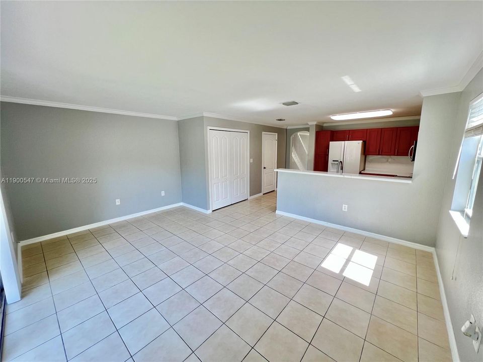 Recently Rented: $2,800 (3 beds, 2 baths, 1470 Square Feet)