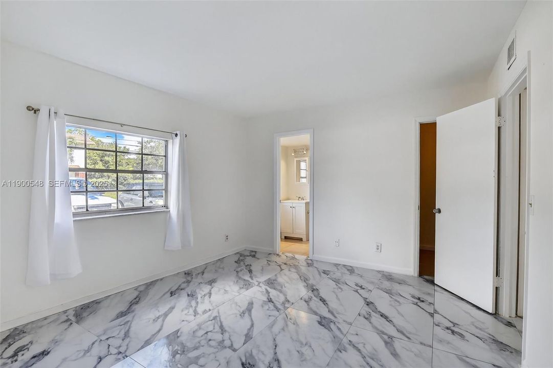 For Rent: $1,699 (1 beds, 1 baths, 609 Square Feet)