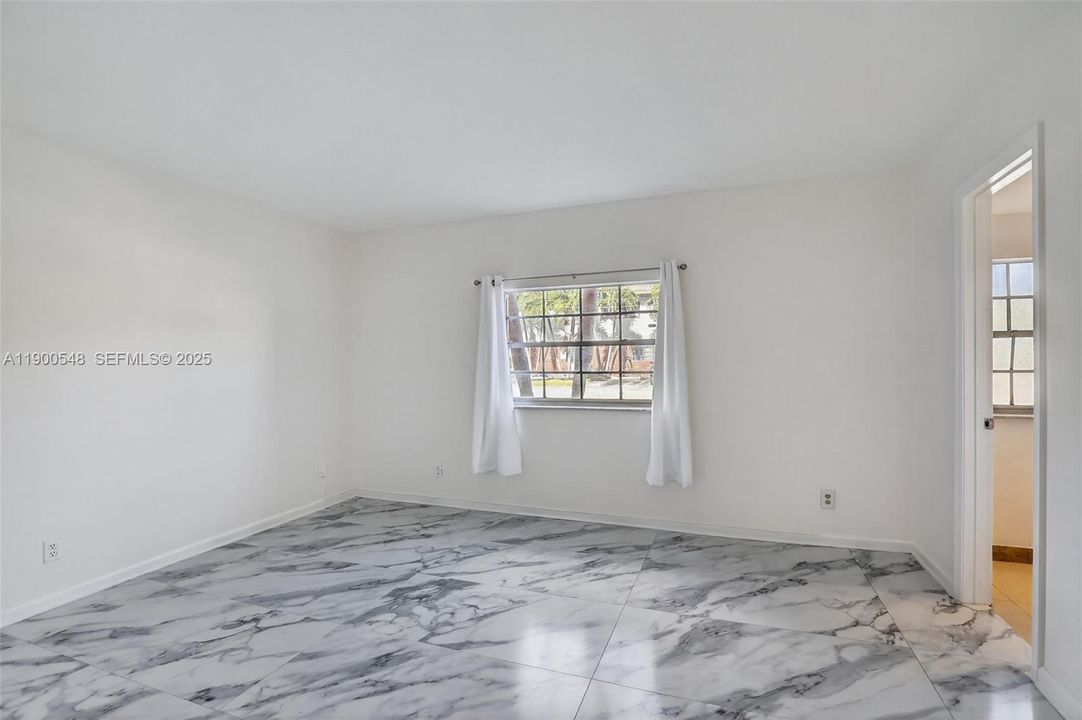 For Rent: $1,699 (1 beds, 1 baths, 609 Square Feet)