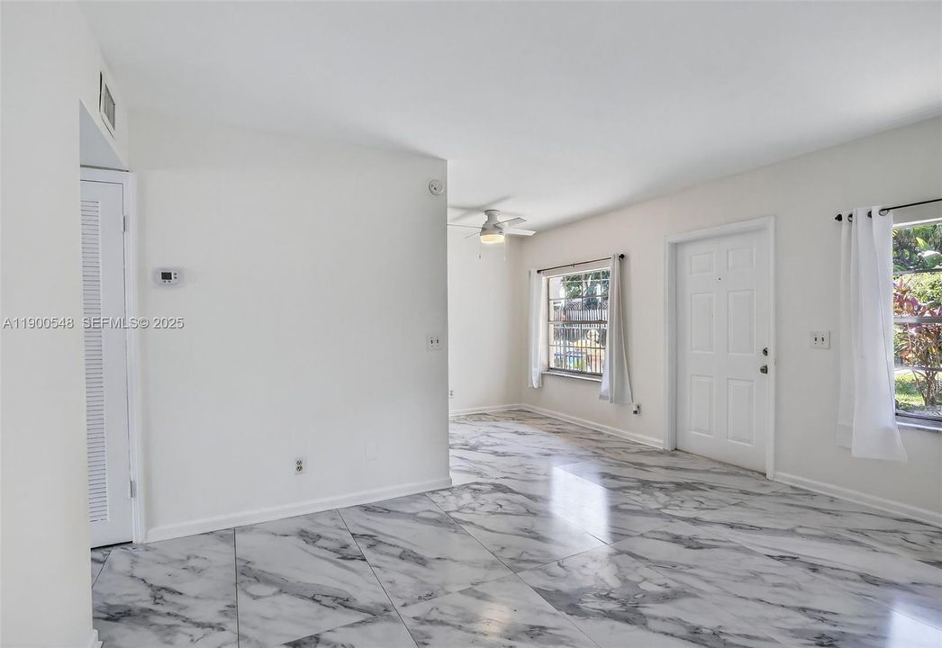 For Rent: $1,699 (1 beds, 1 baths, 609 Square Feet)