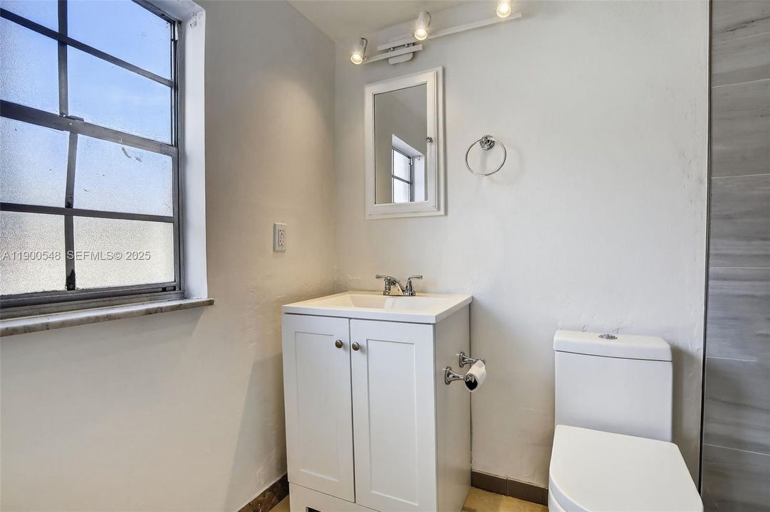 For Rent: $1,699 (1 beds, 1 baths, 609 Square Feet)