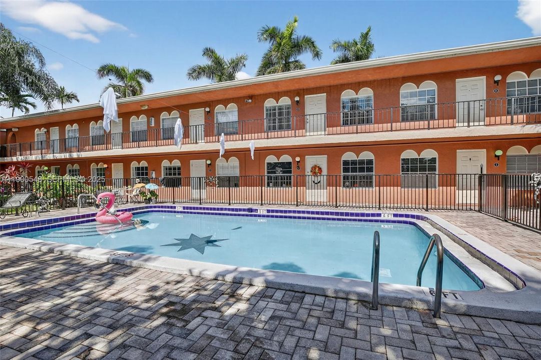 For Rent: $1,699 (1 beds, 1 baths, 609 Square Feet)