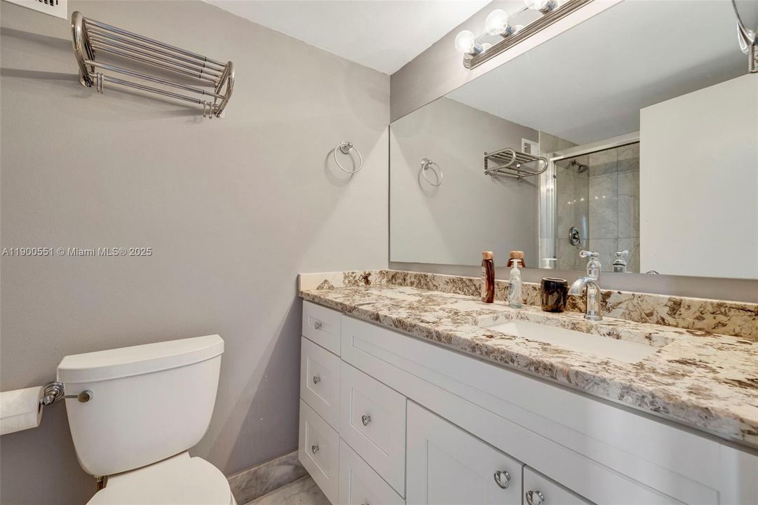 For Rent: $5,900 (2 beds, 2 baths, 1095 Square Feet)