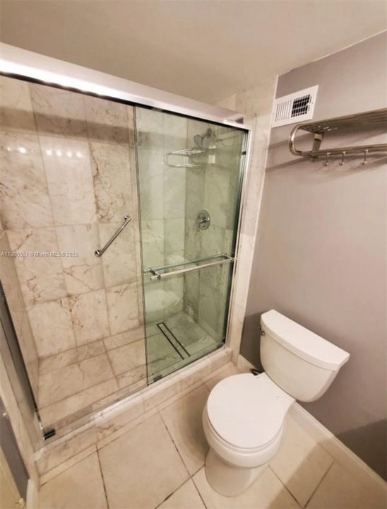 For Rent: $5,900 (2 beds, 2 baths, 1095 Square Feet)