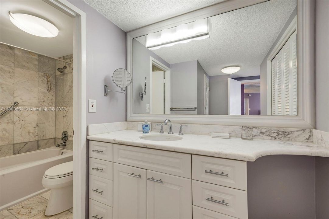 For Rent: $5,900 (2 beds, 2 baths, 1095 Square Feet)