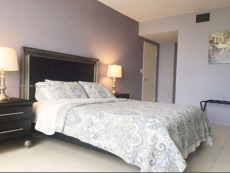 For Rent: $5,900 (2 beds, 2 baths, 1095 Square Feet)