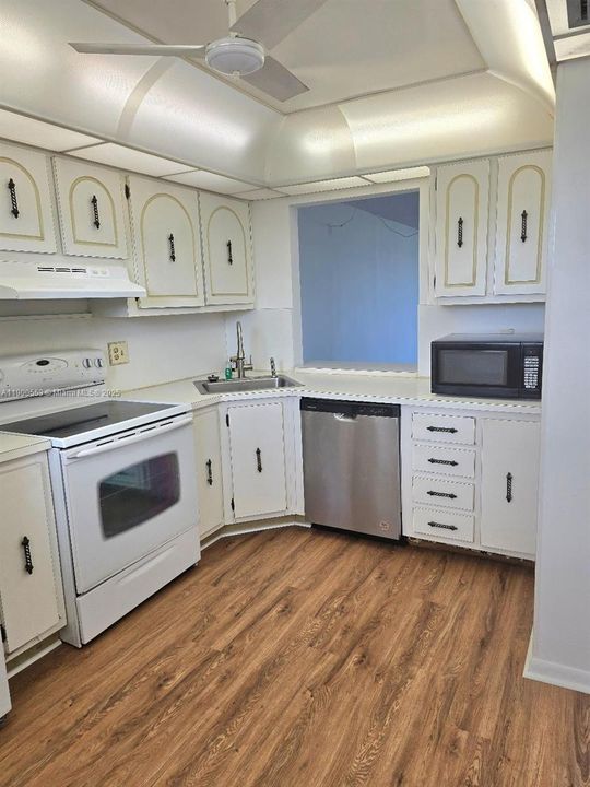 For Rent: $1,785 (2 beds, 2 baths, 1162 Square Feet)