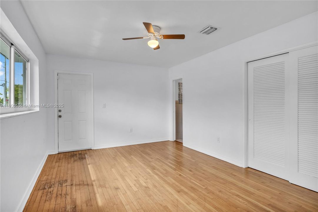 For Sale: $1,275,000 (4 beds, 3 baths, 2642 Square Feet)